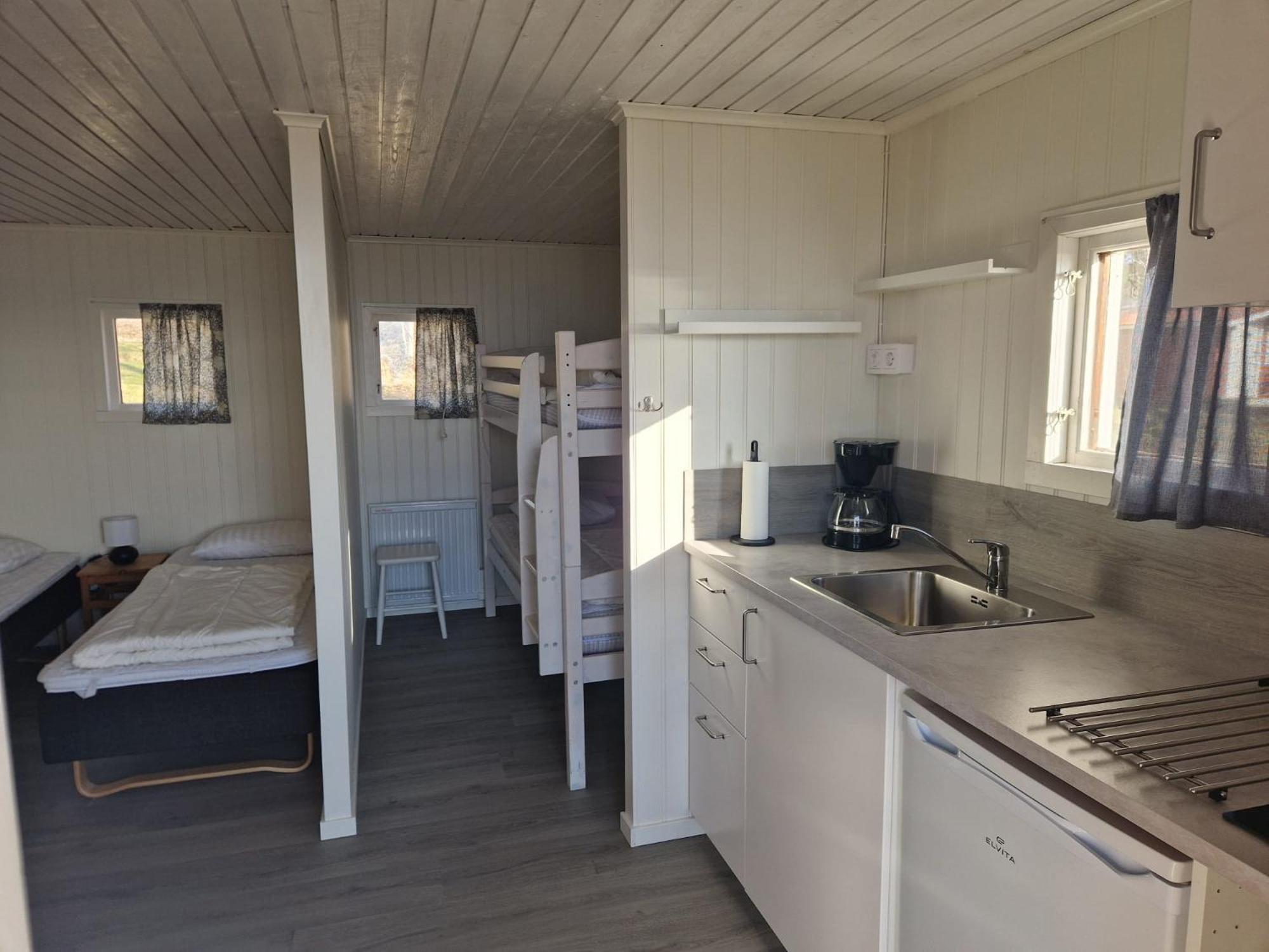 Askeviks Camping & Stugor Sjotorp Exterior photo